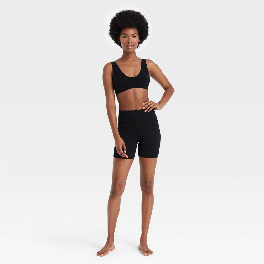 NWT Colsie Black Seamless Ribbed Biker Shorts